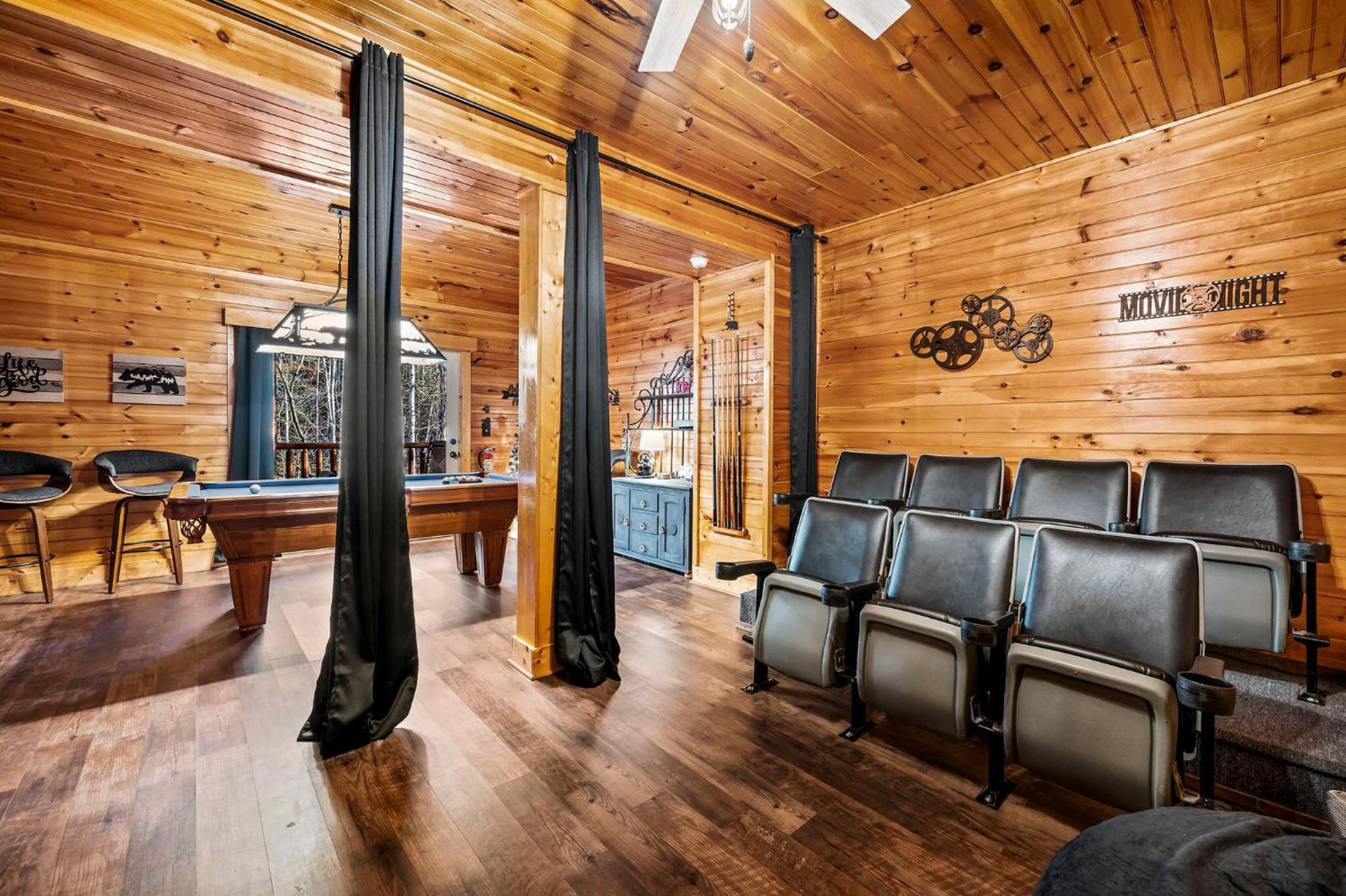 Mountain Laurel Holiday Home Gatlinburg Bagian luar foto