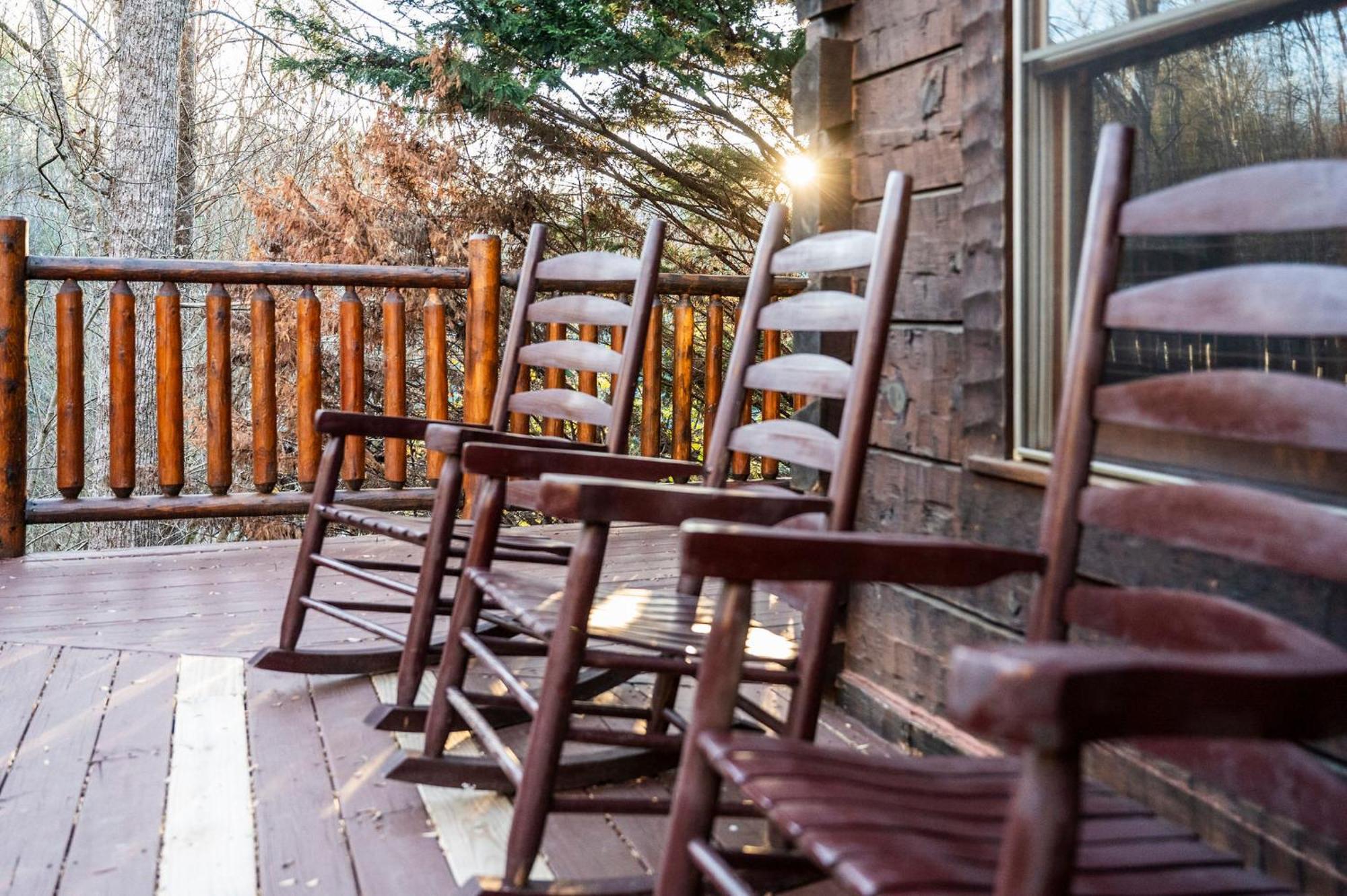 Mountain Laurel Holiday Home Gatlinburg Bagian luar foto