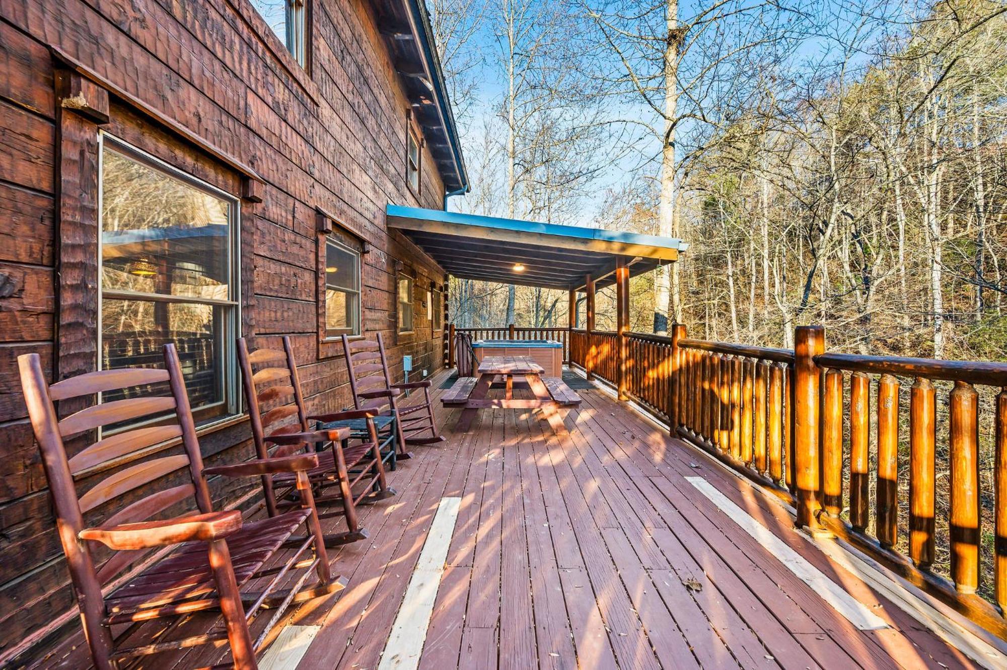 Mountain Laurel Holiday Home Gatlinburg Bagian luar foto